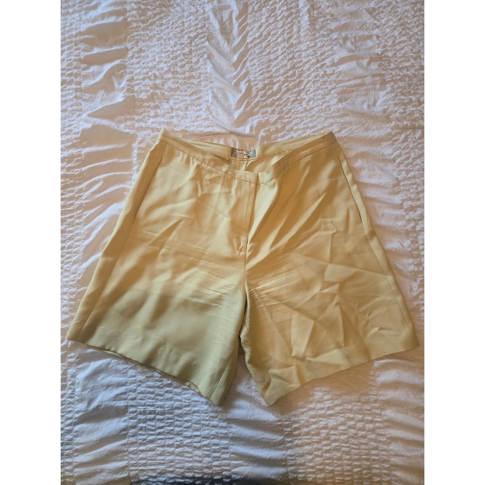 Tommy Bahama Womens 100% Silk Shorts Butter Yellow High Rise Tailored Size 10